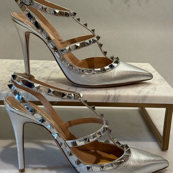Valentino Garavani Shoes - Valentino Garavani Rockstud Metallic Silver T-Strap Pumps Size 40.5 Authentic